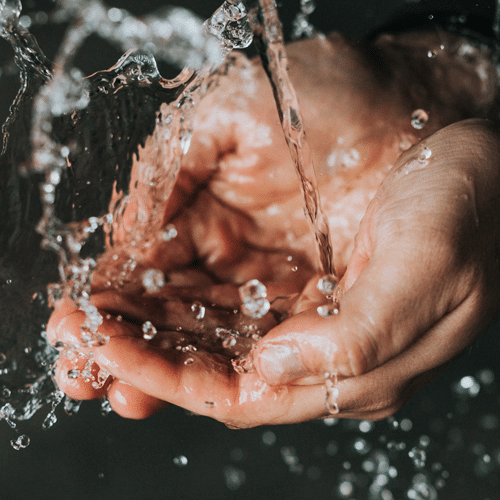 washing-hands-in-legionella-free-water